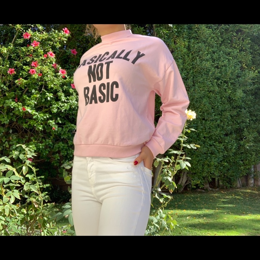 💕CLUELESS VIBES💕 Basically not basic sweater!